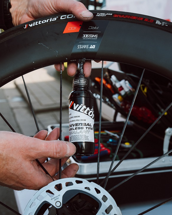 Cosa significa copertone tubeless ready da strada? Chiediamo a Lotto Soudal